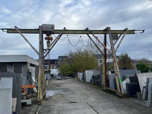 Electric bridge crane