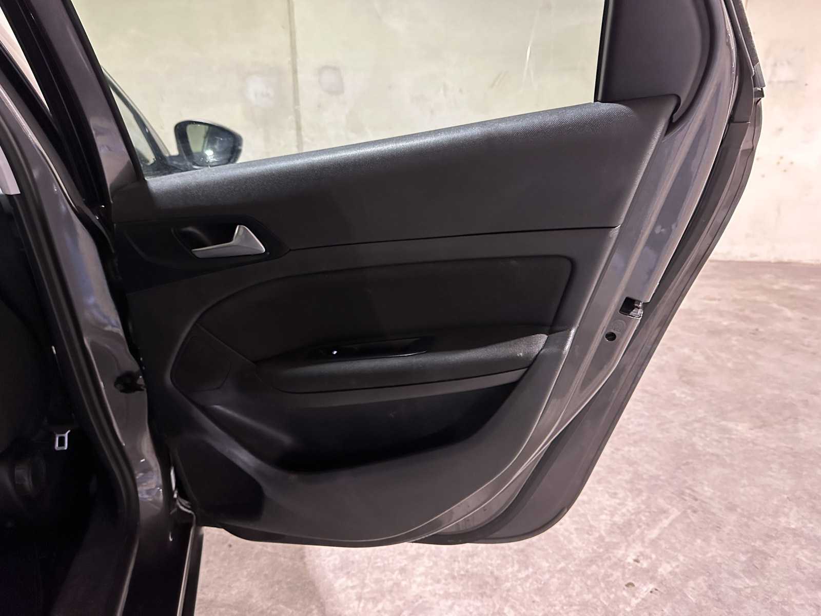 Peugeot 308 SW 1.2 PureTech Blue Lease Premium 131pk 2017 (Origineel-NL), KZ-947-L