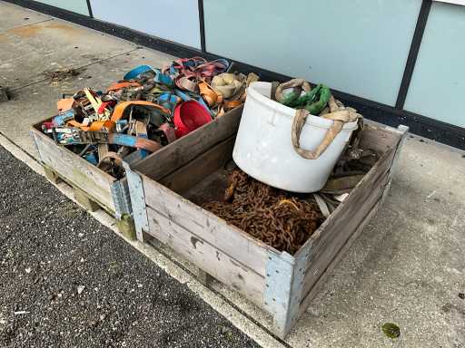 Partia pasów mocujących, pasów do podnoszenia i łańcuchów