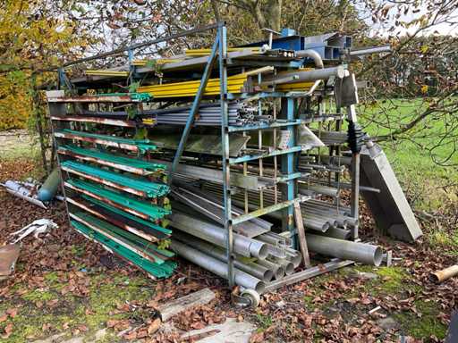 Lot de divers tubes et manchons