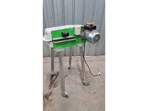 Edward - 2018 - 300 - Cardboard Quilter