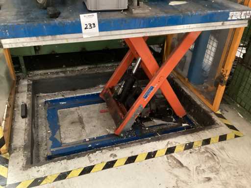 Scissor lift 1000 Kg