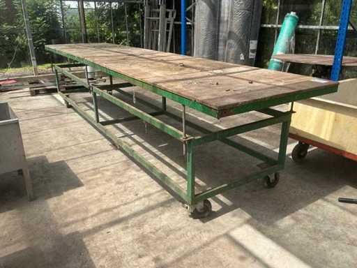 Mobile work table (2x)