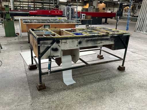 Vari banchi da lavoro (4 volte)