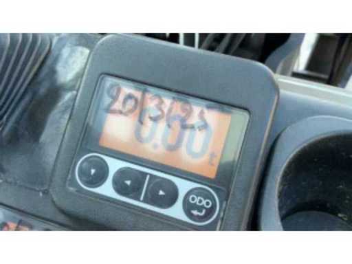 808fc499-b2fd-4dbc-a260-6b8230a9c4d2.mp4