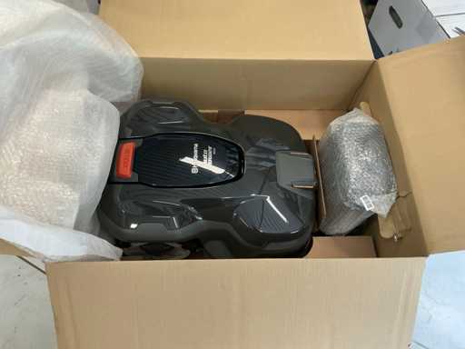 2025 Husqvarna 405X Robot Lawn Mower 600 m2