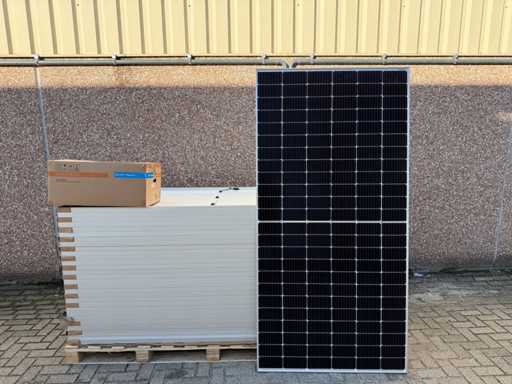 DAH Solar – Set aus 30 Solarpanels (450 wp) – Sungrow 12k Wechselrichter