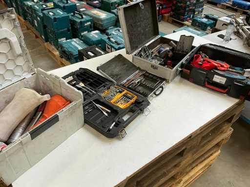 Tool case with content (5x)