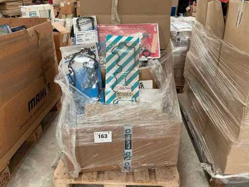 various packing kits, head gaskets, engine gaskets and seal kits