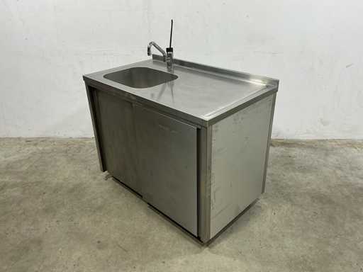 Stainless steel sink