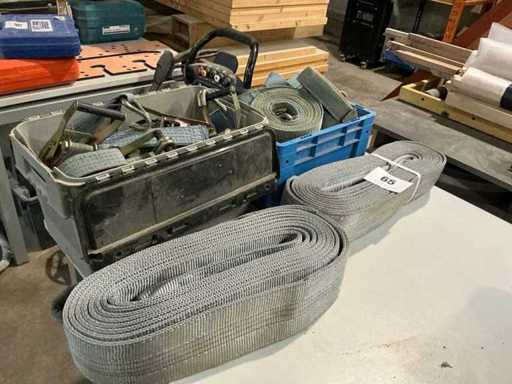 Charge verschiedener Bindgurte