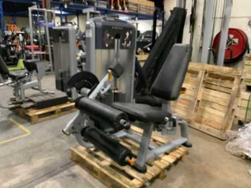 Elektrownia Precor Discovery Seated Legcurl