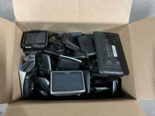 Partia systemów nawigacyjnych (około 30x)