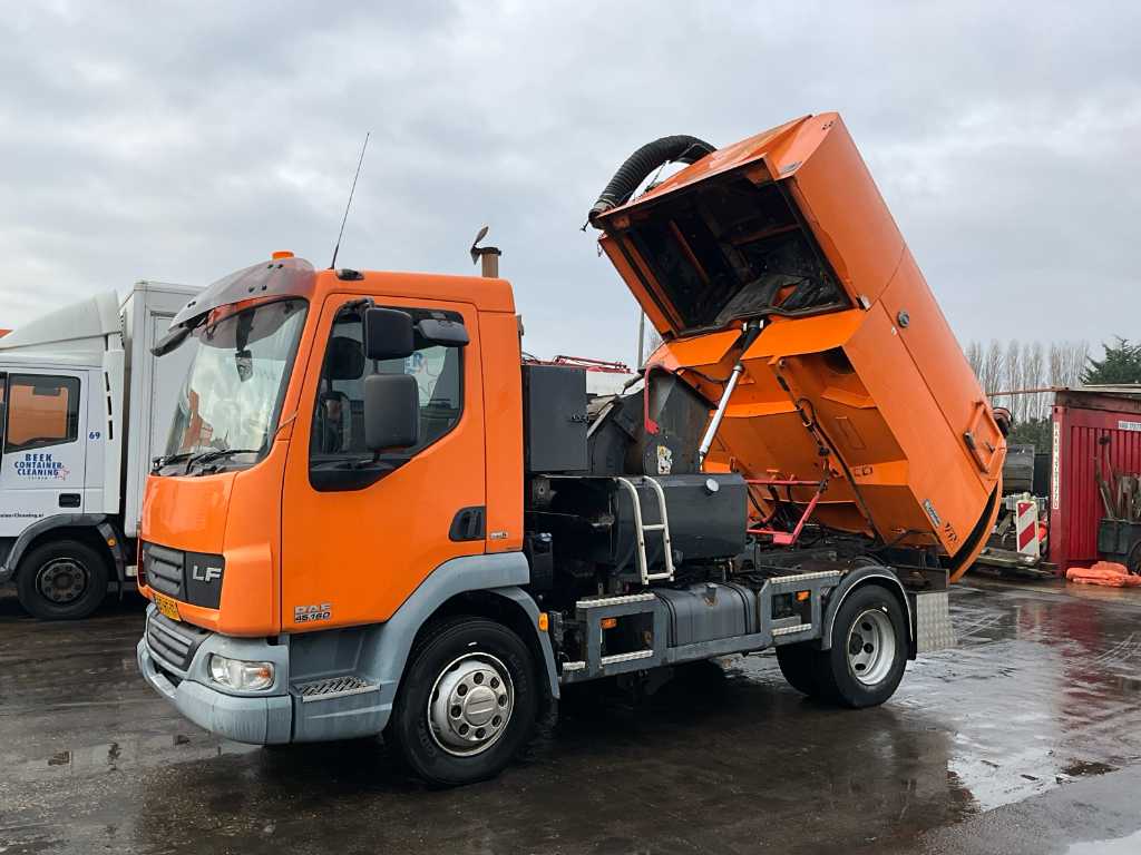 2007 DAF FL45G12 Chassis mounted sweeper