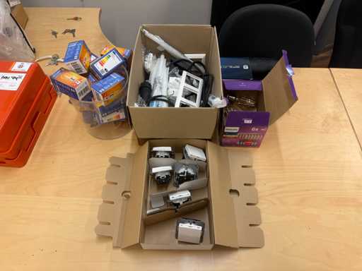 Diverse schakelaars en lampen