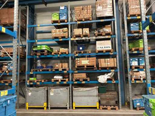 Pallet racking (2x)