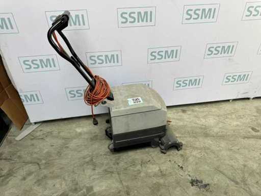 Nilfisk - Drver CA 340 - Scrubber motorizzato a piedi