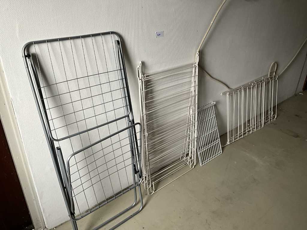 Various drying racks (4x)