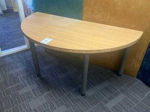 Halfronde tafel
