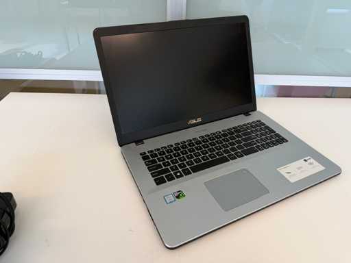 Laptop - ASUSTeK COMPUTER INC. - X705UDR
