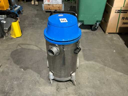 Industrial vacuum cleaner