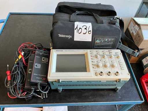 Tektronix TDS210 Tester