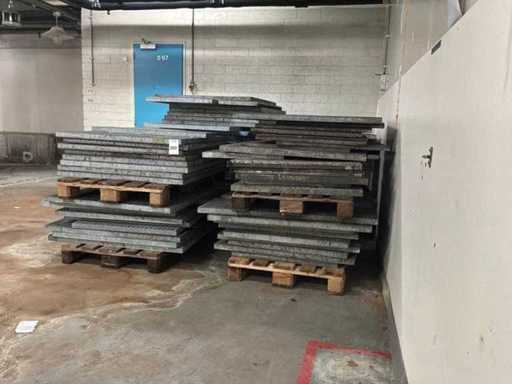 Viele Stahllattenböden