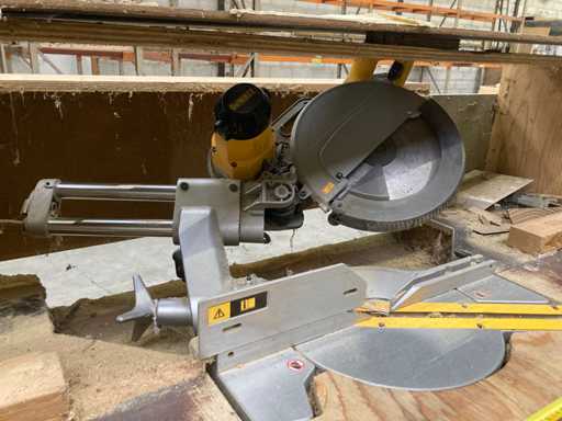 DeWalt - DW708-QS - Afkortcirkelzaagmachine met werkbank