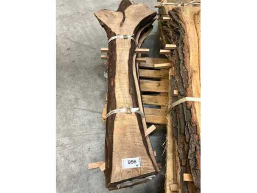 Blockware / stems :-)  Nut / 1.80m long / diameter approx. 25cm / sawn into 5cm / 5 planks