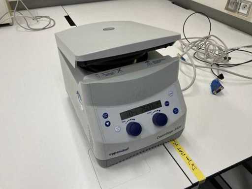 Centrifugă EPPENDORF 5424