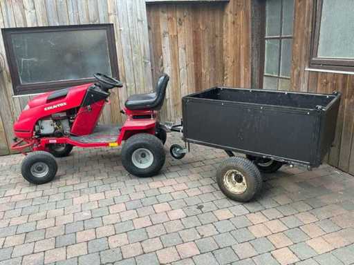 Countax Gartentraktor mit Kippwagen