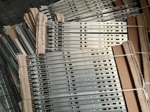 Partij DK. GETR. variabele 730 doormaat 15/1E (139x) en enig toebehoren (KP1511)