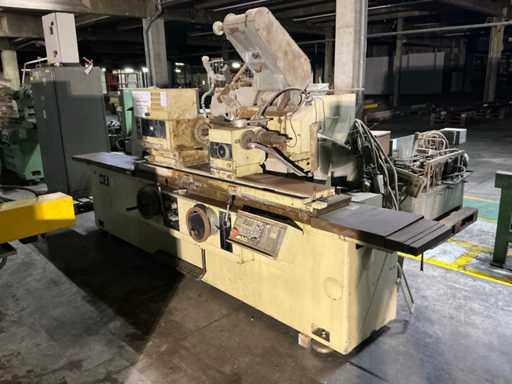 VEB/Hennig cylindrical grinding machine