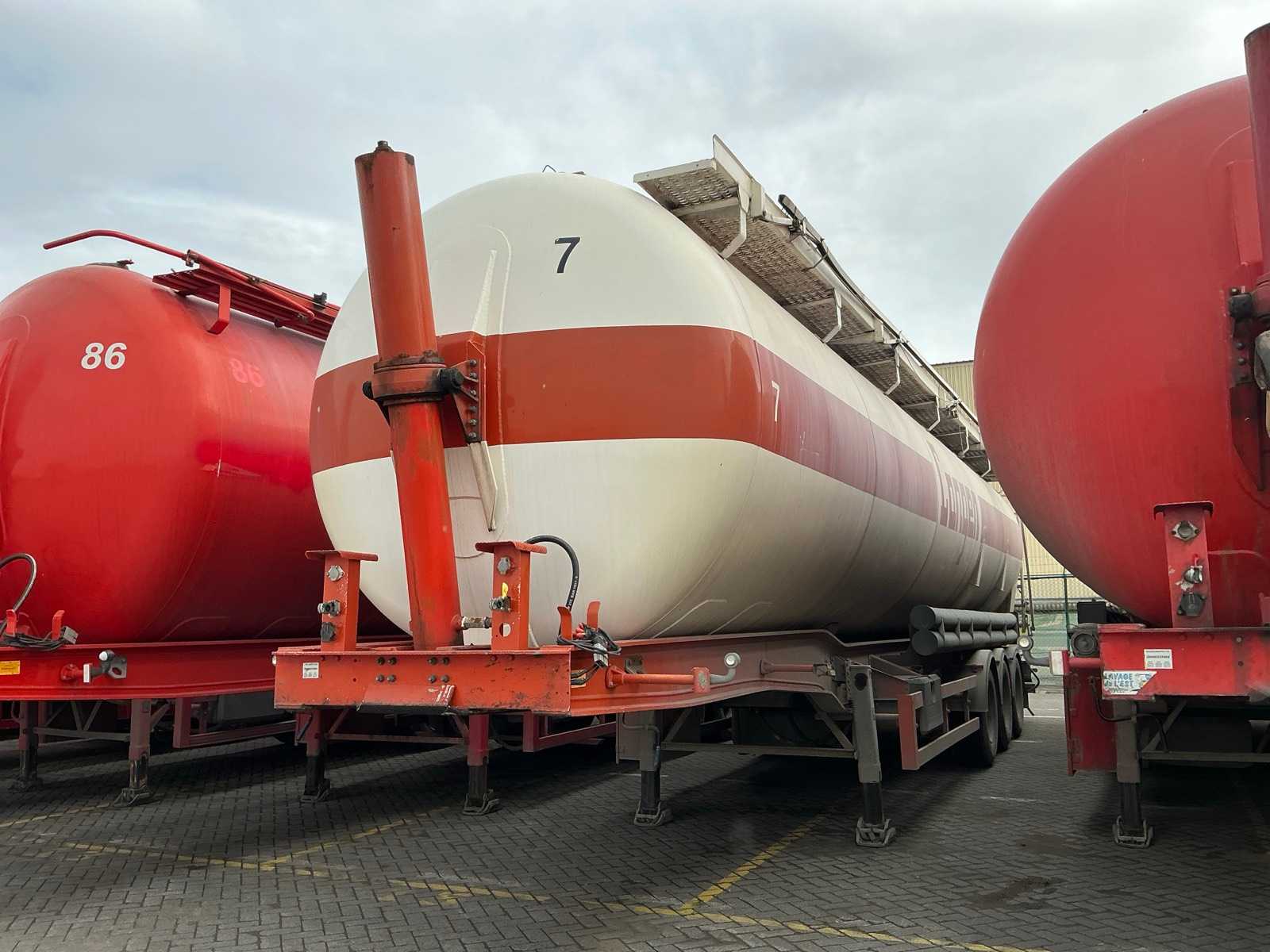 2000 Benalu T39NLNEP Bulk Semi-trailer (75165-73)