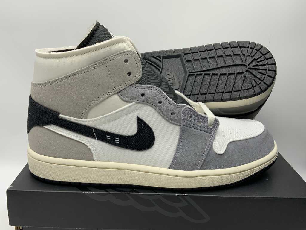 Nike - Air Jordan 1 Mid SE Craft - Sneakers size 42.5