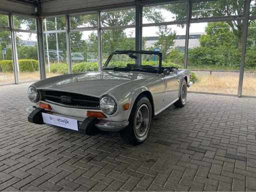 Triumph TR6 cabriolet six cylindres TVA 