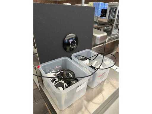 Telecamere di sicurezza e armadietto server