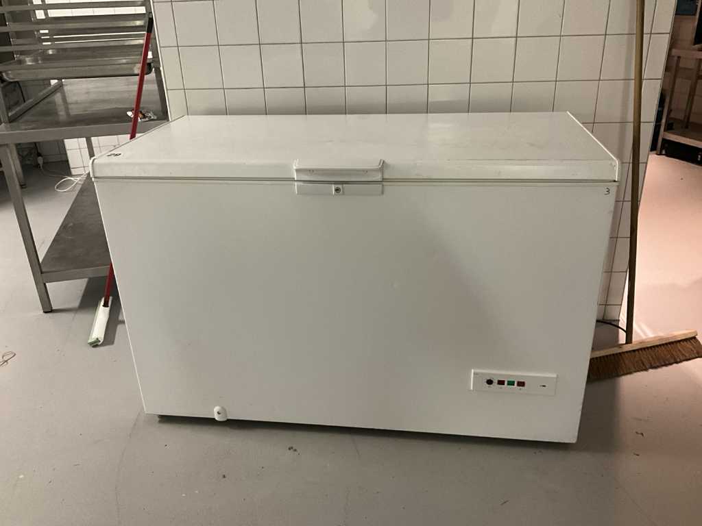 Freezer case EXQUISIT GT550-12A