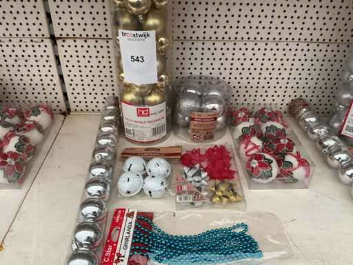 Party Weihnachtskugeln und Weihnachtsdekoration.