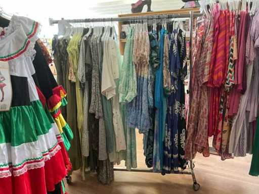 Clothes rack (4x)