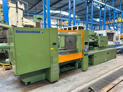 Battenfeld - TM 4500/4500 - Molding machine - 2001