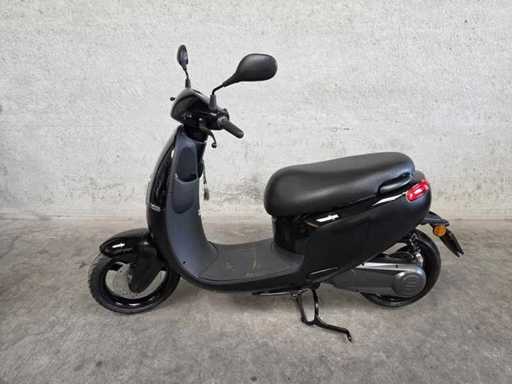 AGM - Scuter - Eco - versiune electrică de 25km fdh35l
