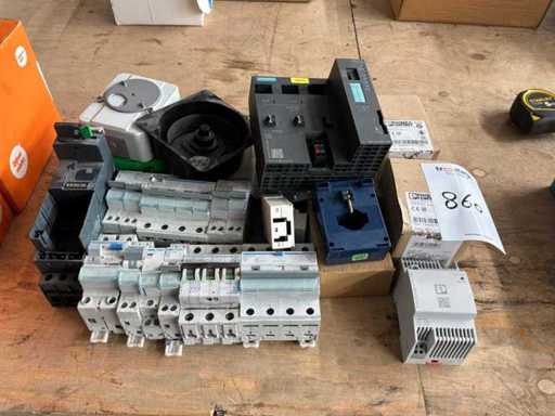 Charge elektrischer Bauteile