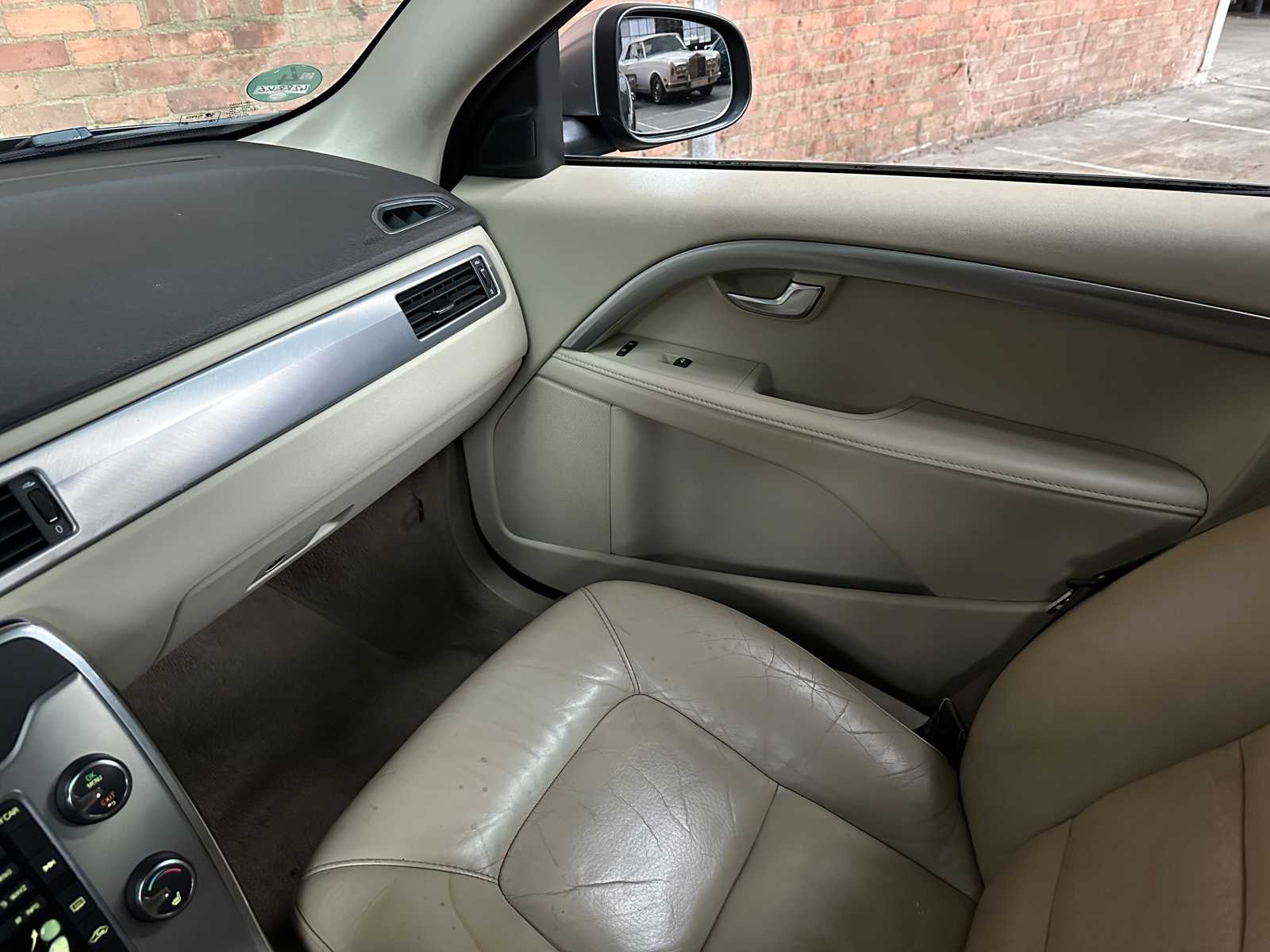 Volvo V70 1.6 T4 Lim. Edition 179PK 20011, 42-RRK-6