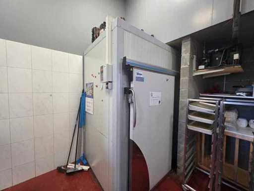 Glacial - Cold room with sliding door (already disassembled)