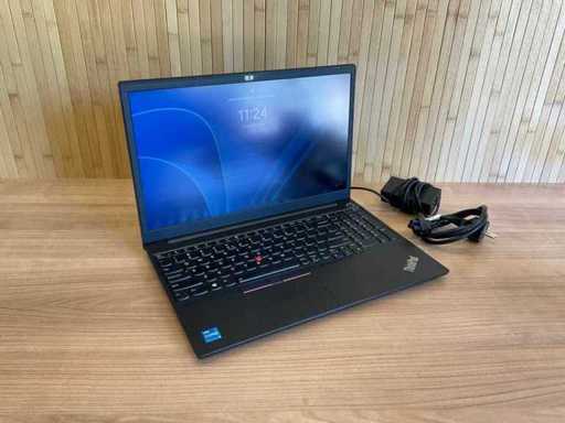 Laptopul Lenovo ThinkPad T15