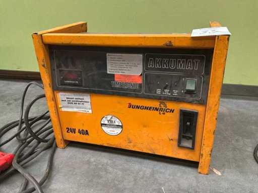 Chargeur de batterie Jungheinrich Akkumat