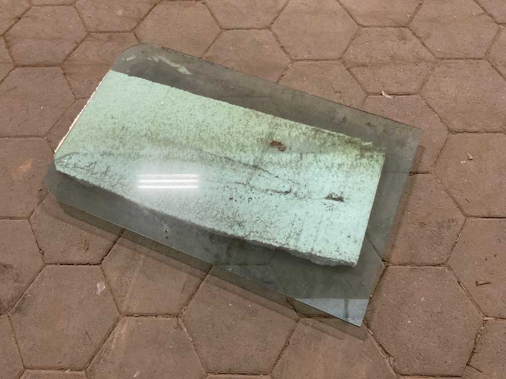Oshkosh Windshield glass (44x)