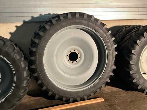 Michelin Agribib-Reifen mit Felge (2x)