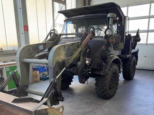 1988 Freightliner FLU419 (Unimog U5000) Freightliner Unimog U5000 (FLU419) with Schmidt FL-4 front loader and bucket, built in 2004
